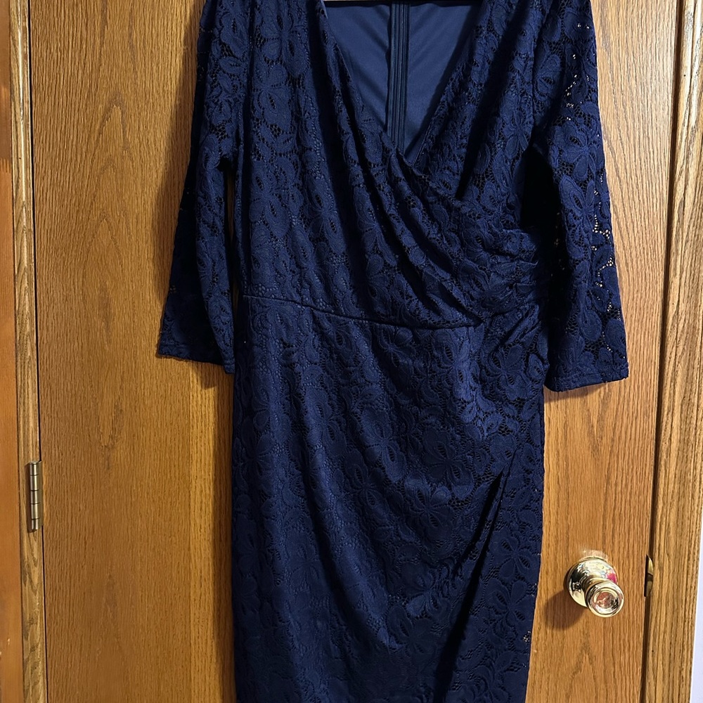 Ladies NWT navy lace dress. Size 2xl. Musol brand. - Picture 3 of 3